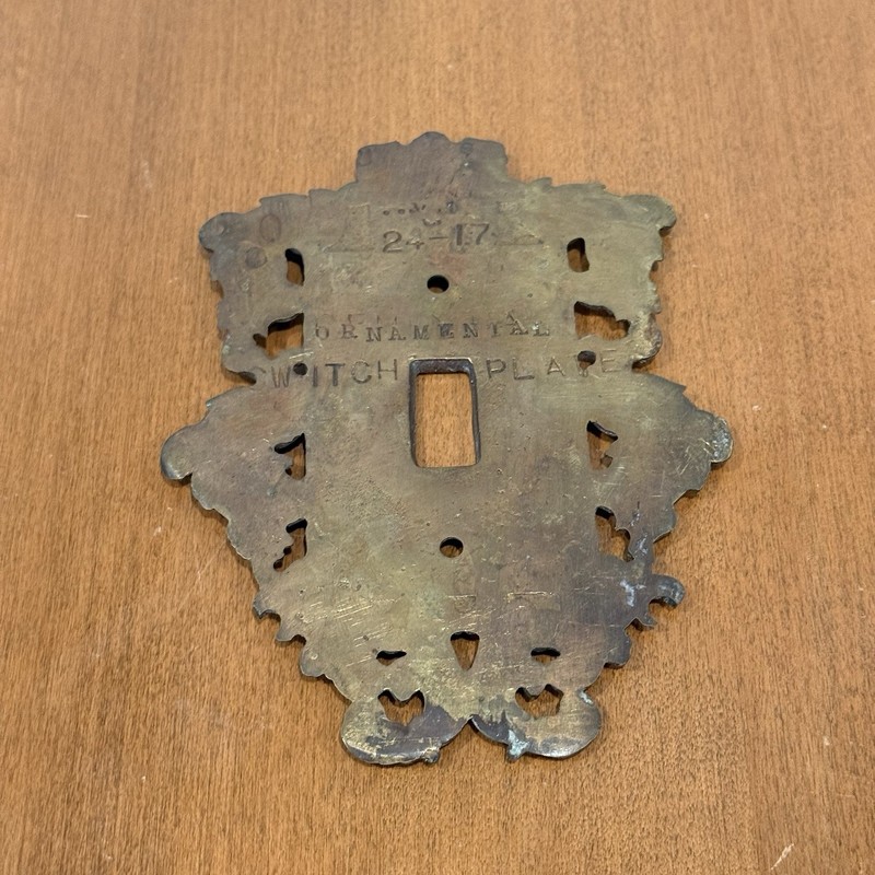 Vintage Virginia Metalcrafters Solid Brass Single Switch Plate Cover VM 24-17 gallery