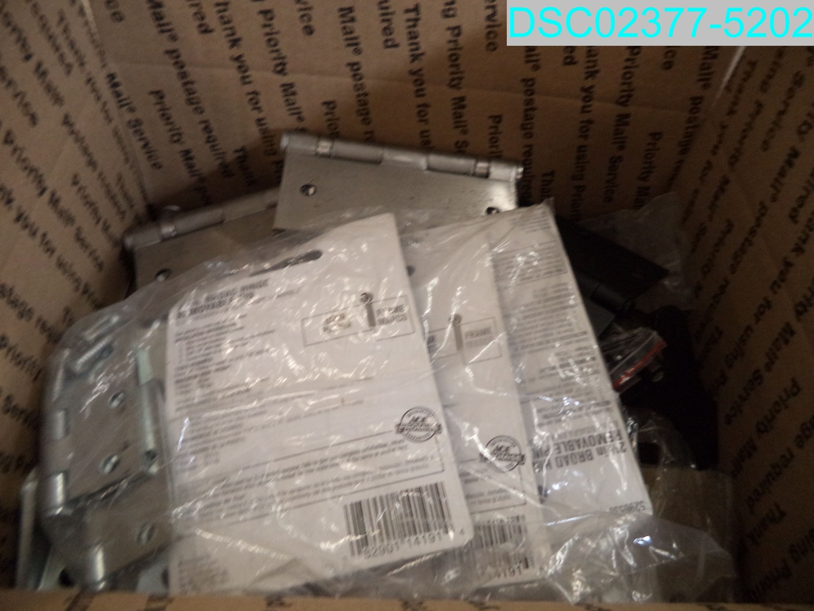 QTY=37 LBS: Hinges Mixed Lot, Many styles and Types gallery