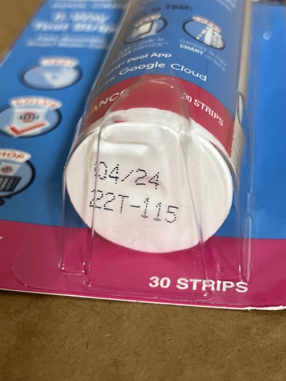 HTH 6-Way Swimming Pool Water Test Strips 30 Strip Pack Made in USA New gallery