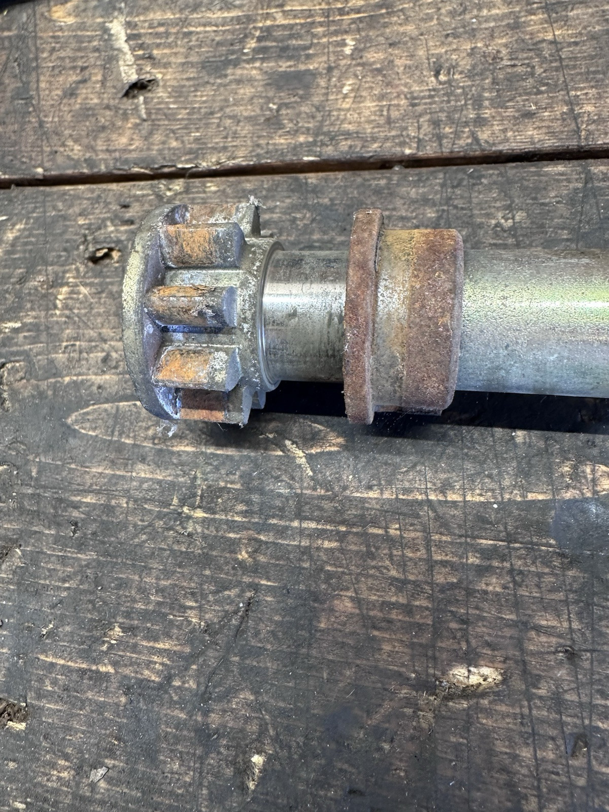 Steering Sector Gear W/Shaft For John Deere LT155 gallery
