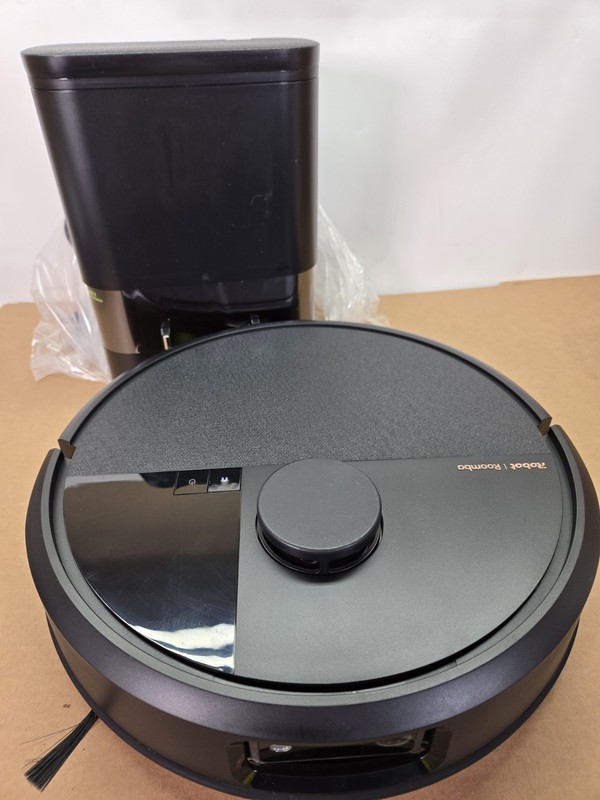 iRobot - Roomba Max 705 Vacuum + AutoEmpty Dock - Pre-Owned gallery