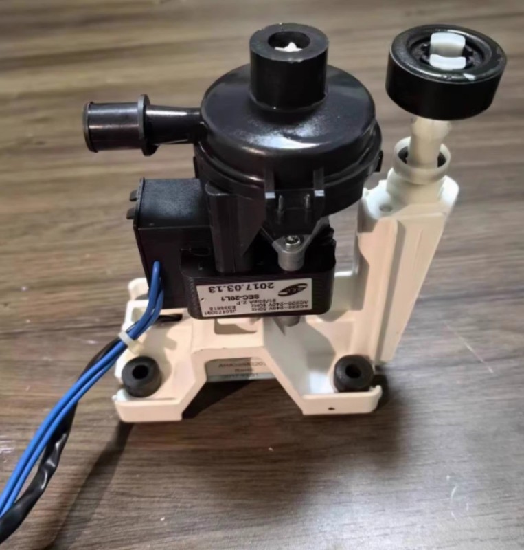 SEC-20L1 Ceiling-Mounted Drain Pump for Air Conditioner Condensate Drainage 220v gallery