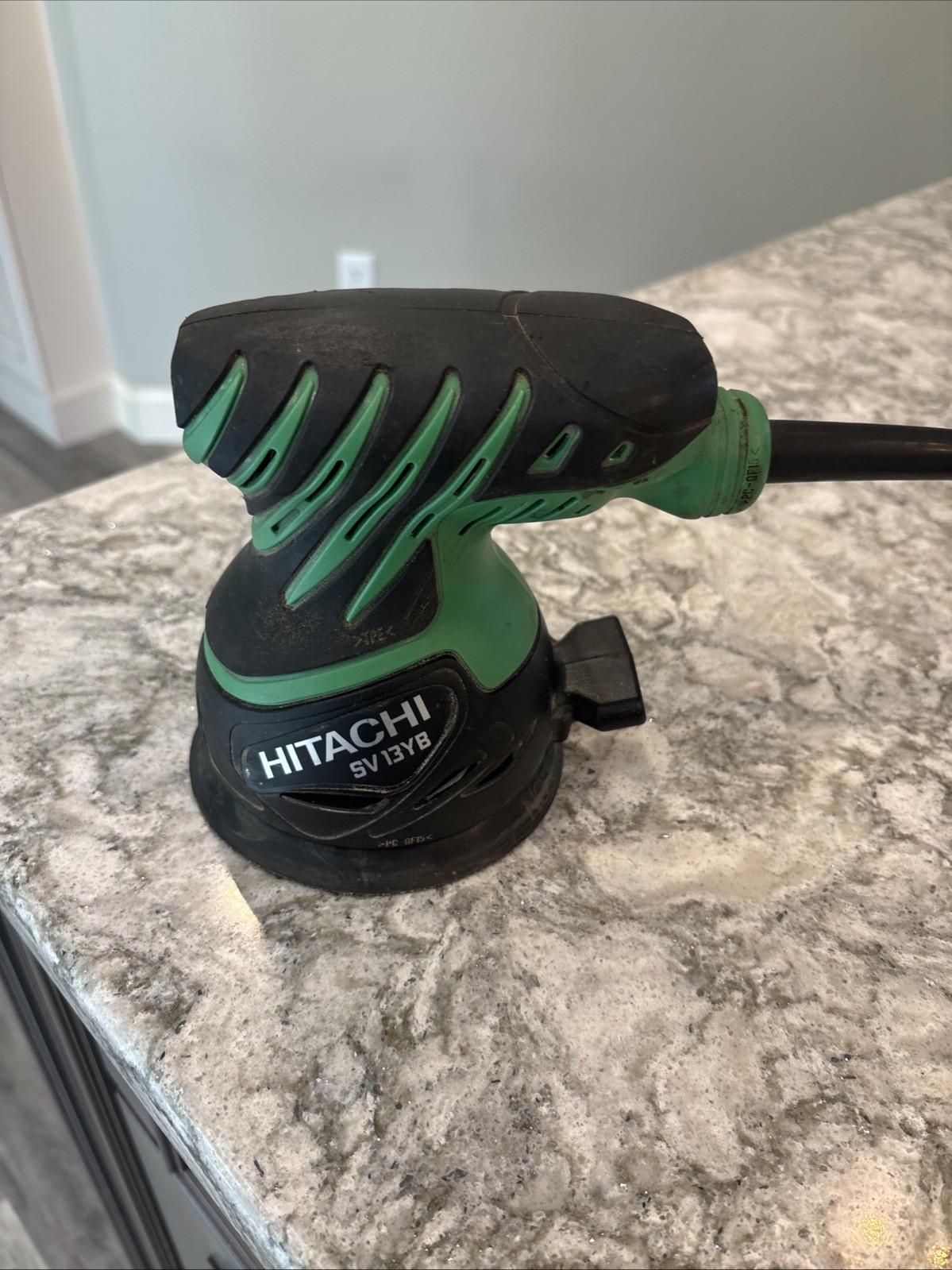 Hitachi SV13YB 2 Amp 5 in. Single Speed Orbit Sander - READ DESCRIPTION!! gallery
