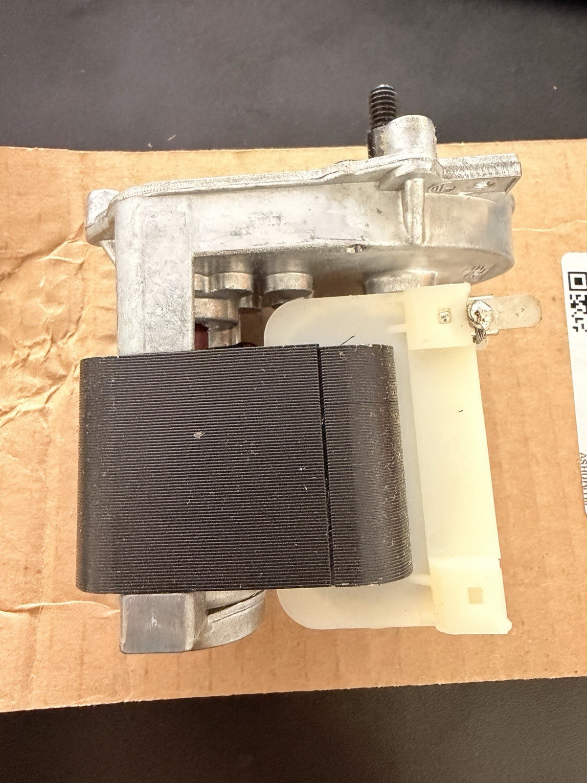 New Open Box Genuine OEM Frigidaire Refrigerator Ice Maker Auger 241816602 gallery