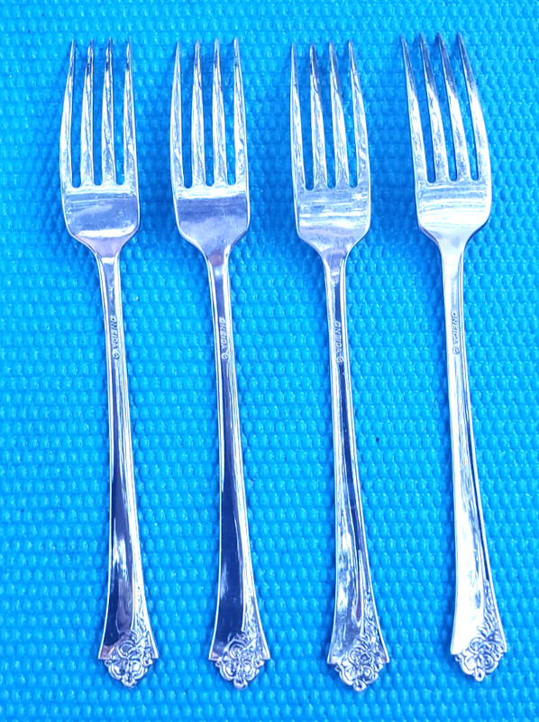 4-Oneida Damask Rose Cube DINNER FORKS 8 1/8" gallery