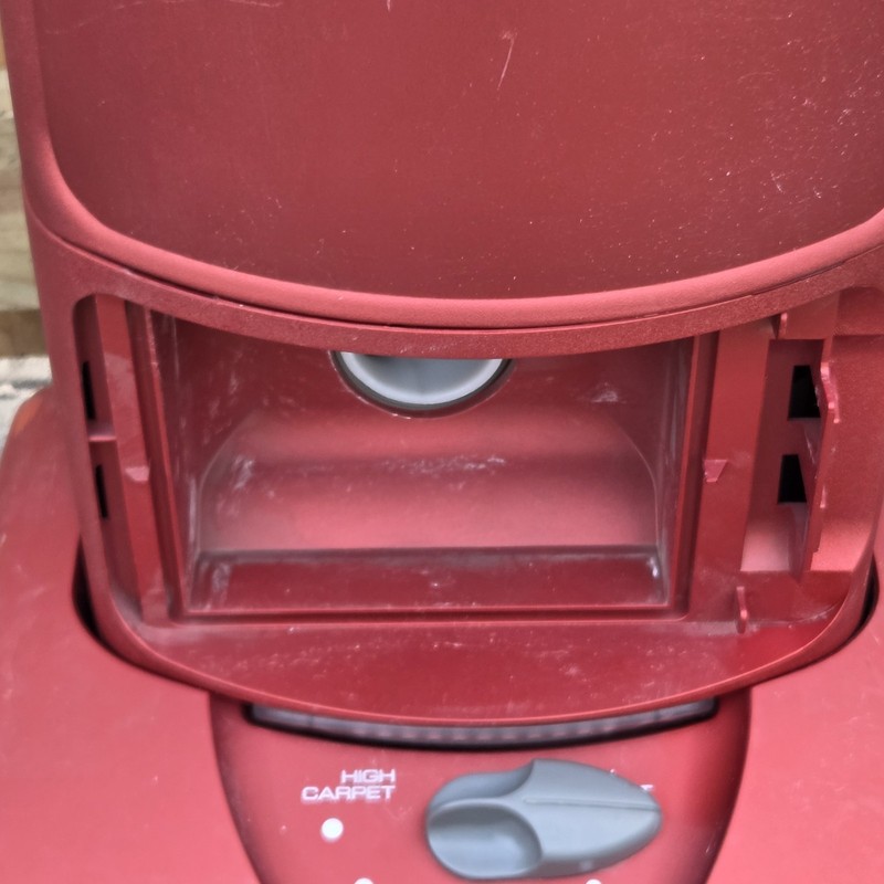Electrolux Aptitude Upright Vacuum Cleaner EL5010 Red Works Fine Needs TLC gallery