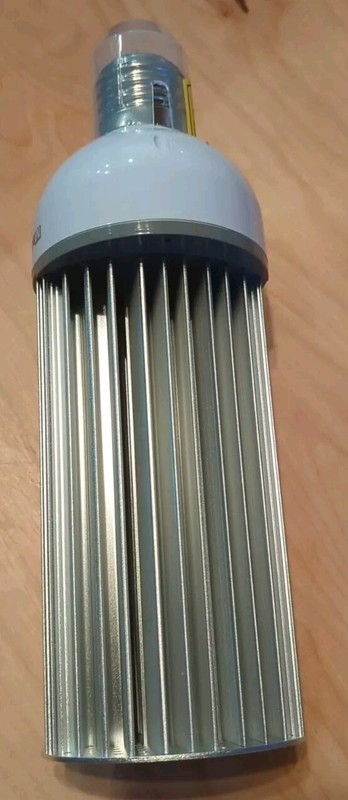 MaxLite 175w Replacement 40w LED 5000k Non-Dim Retrofit 5400 Lumen Par 26 NEW gallery