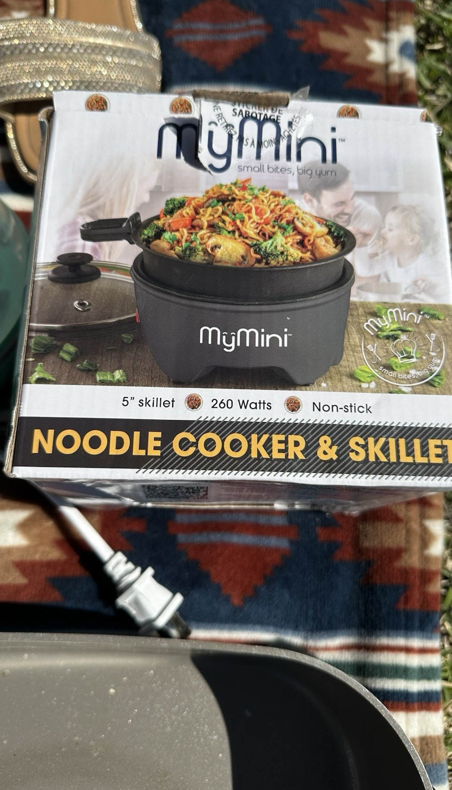 MyMini Noodle Cooker & Skillet 260 Watts Electric Non-stick Black gallery