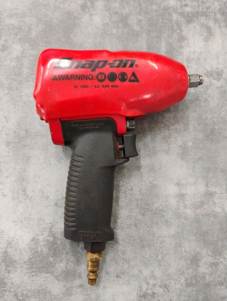Snap-On Tools MG31 3/8” Drive Pneumatic Air Impact Wrench (PD2102123) gallery