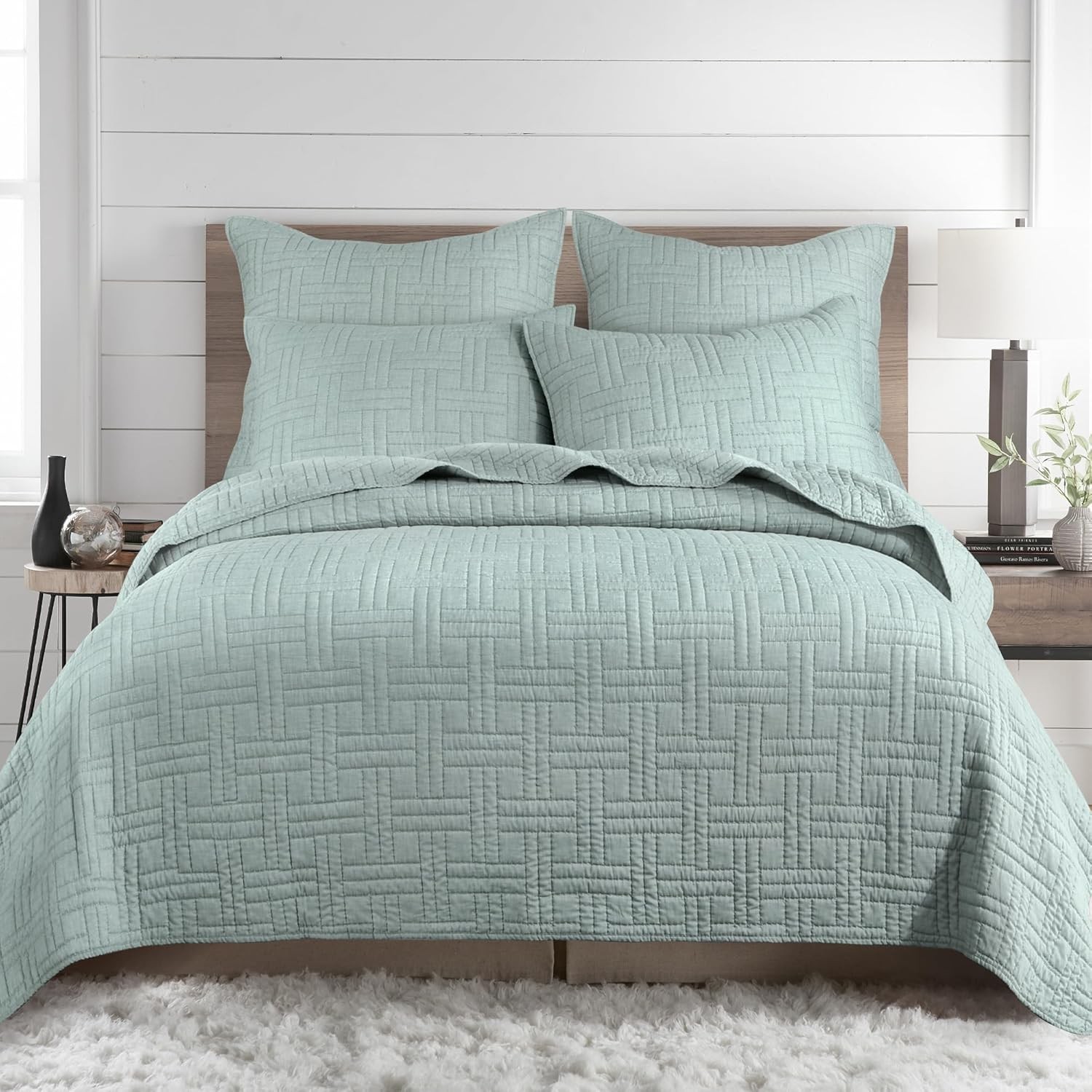 Melange Stitch Quilt Set - Full/Queen Quilt and Two Standard Shams - Solid gallery