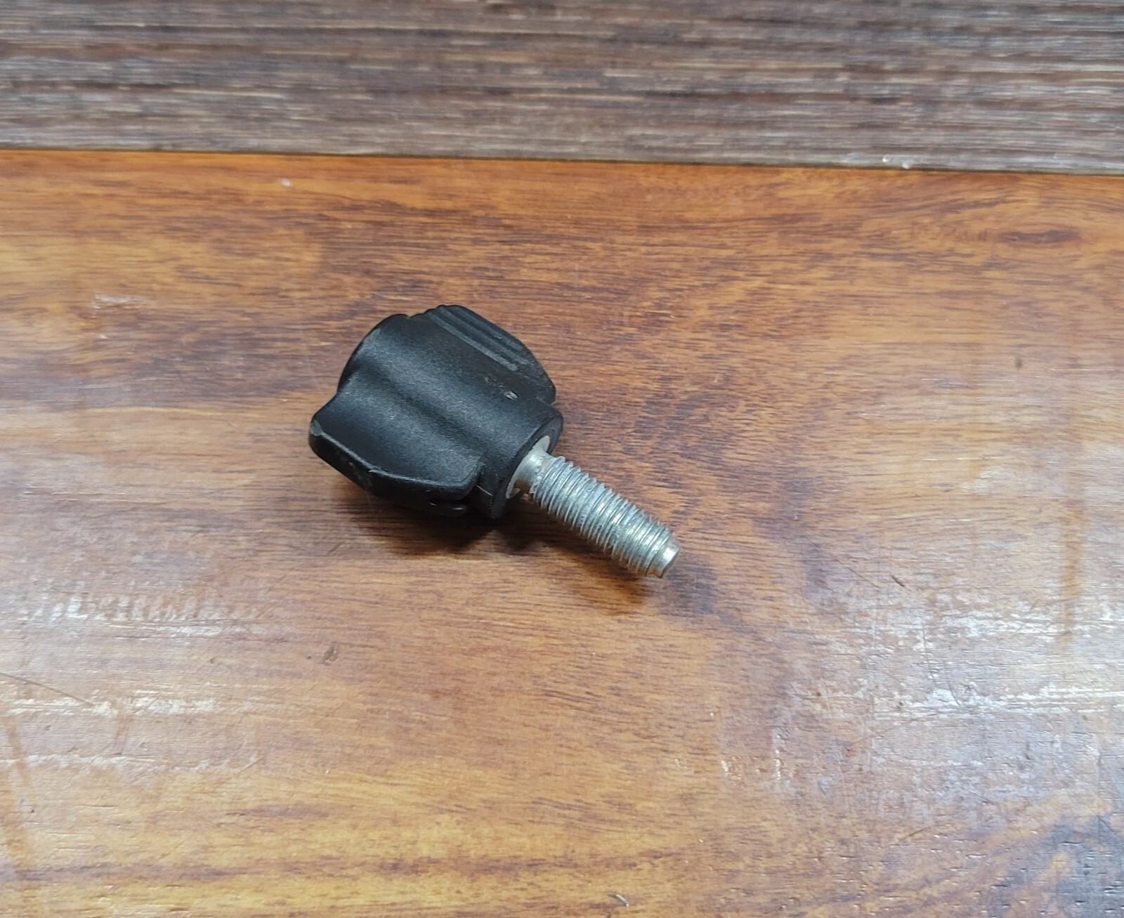 Dewalt KNOB SCREW for DWS780 DWS779 DHS790 Miter Saw 147107-02 gallery