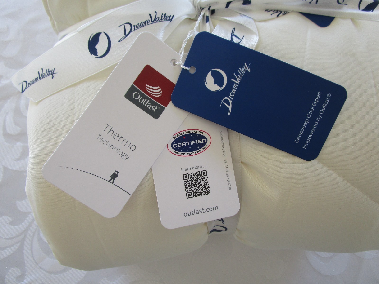 Dream Valley Outlast Cooling Comforter Blanket Twin/60”x80” CREAM, NEW "READ" gallery