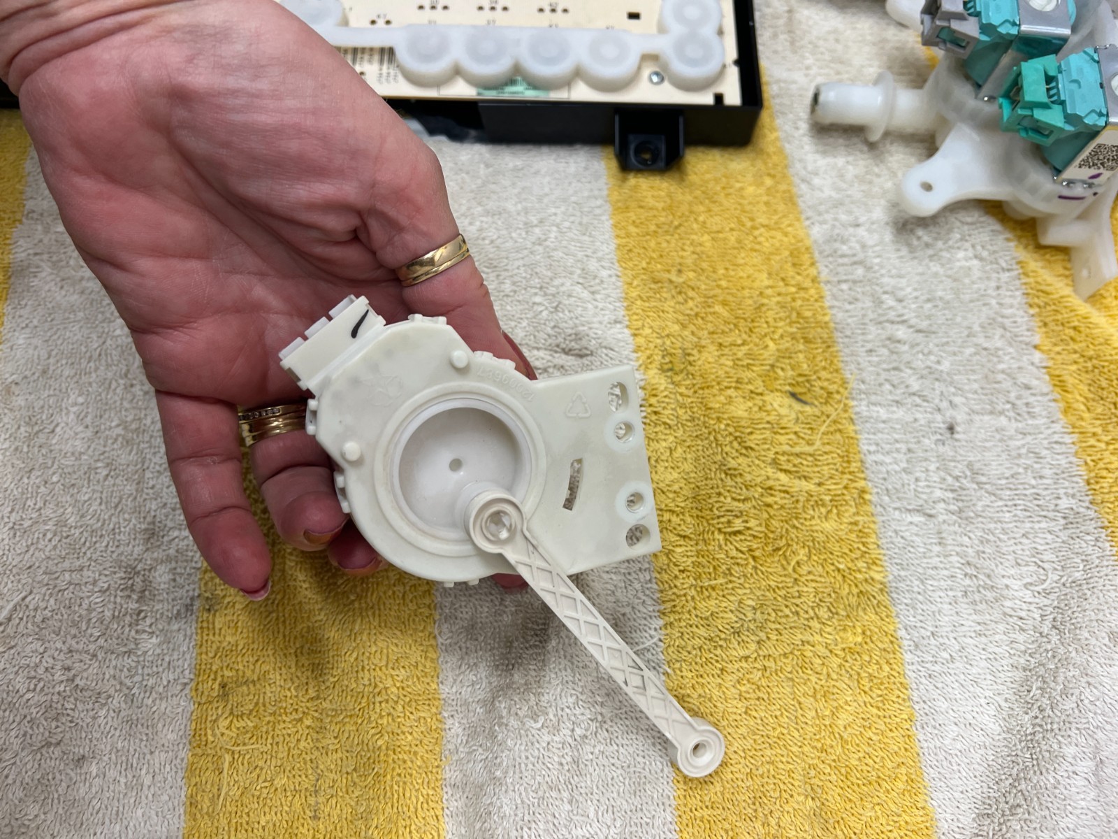 WH47X10040 GE Washer Diverter Valve free shipping gallery