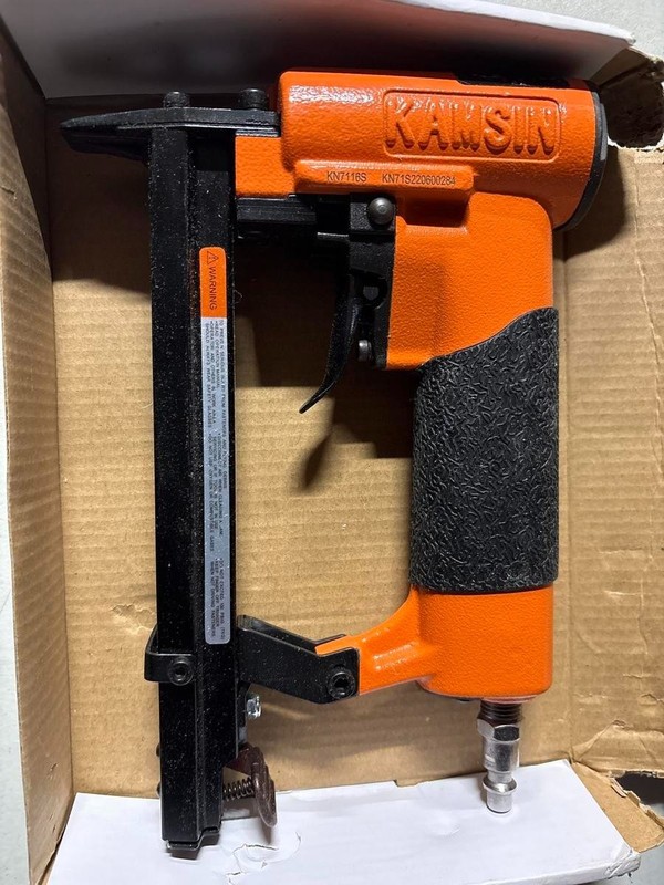 Used KN7116S Pneumatic Continuous Staple Gun 22Ga 3/8"Crown 1/4"-5/8" Upholstery gallery