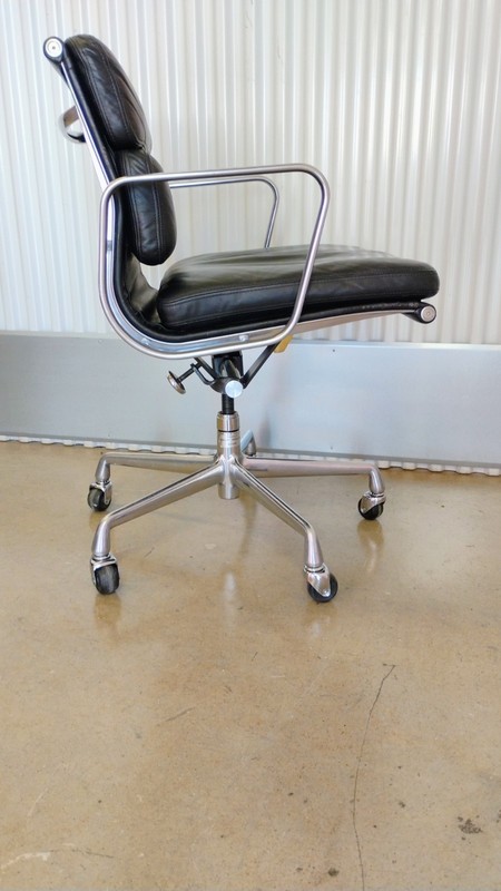 Authentic Herman Miller Eames Soft Pad Management Office Chair Black Leather gallery