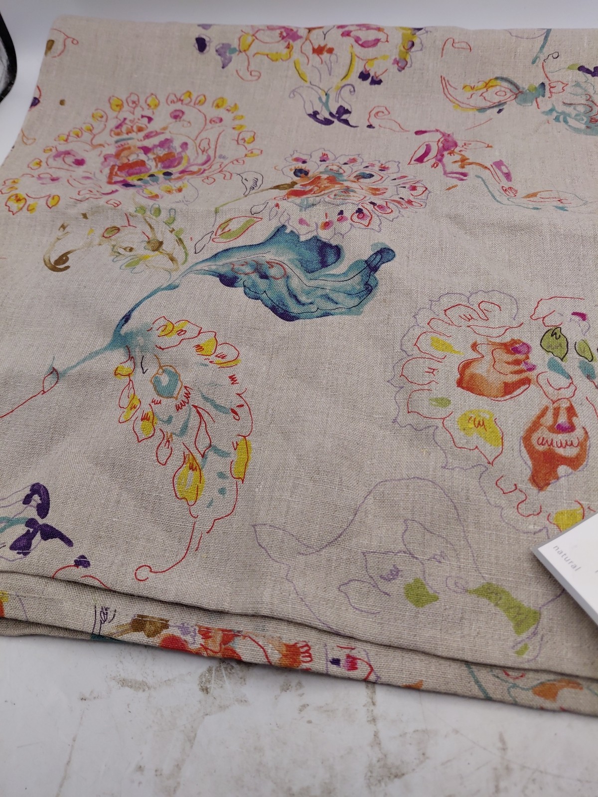 Saro Lifestyle Primavera Collection Table Runner 16in x 72in 100% Linen gallery