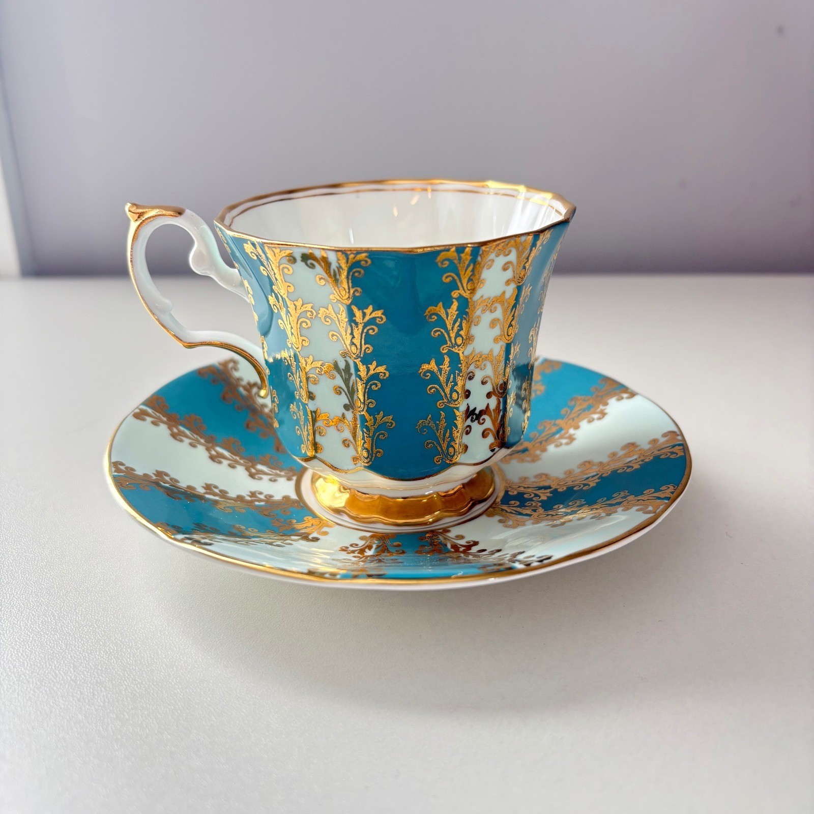 Elizabethan Fine Bone China Tea Cup Saucer Turquoise Gold Filigree Made England gallery