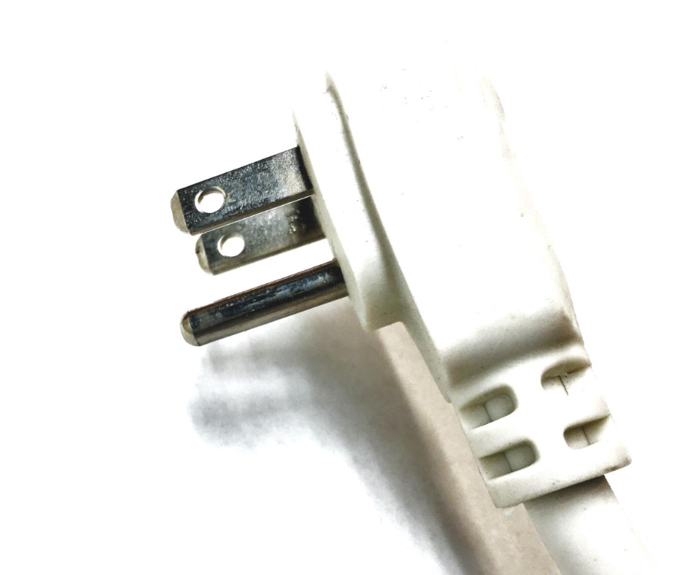 Intertek 15A 125VAC 60Hz 1875W 6 Outlet Power Strip 5009873 [Lot of 2] USED gallery