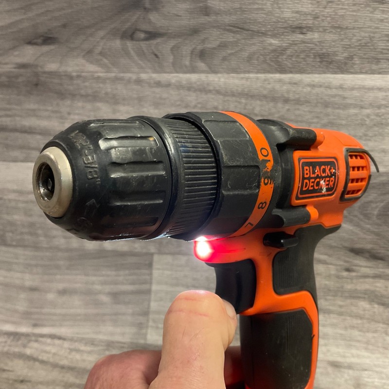 Black + Decker 20V Cordless Drill/Driver LDX120 + LBXR20 Battery & Charger gallery