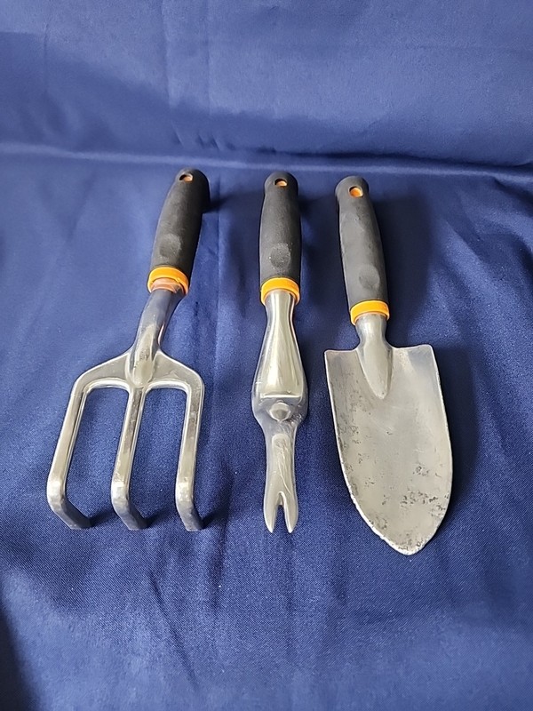 Fiskars Tool Set Polished Aluminum Head Ergonomic Soft Touch Handle gallery