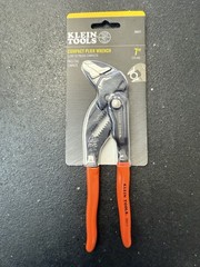 Klein Tools Compact Plier Wrench, 7″(18cm)~Large Size Range W/1.5”Max Jaw D5317