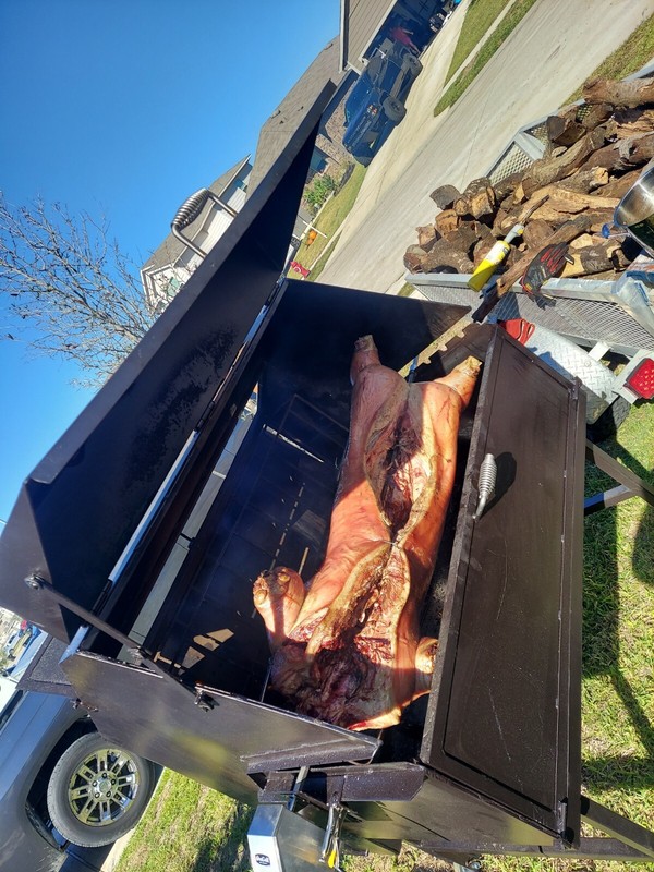 Hole Pig Grill gallery