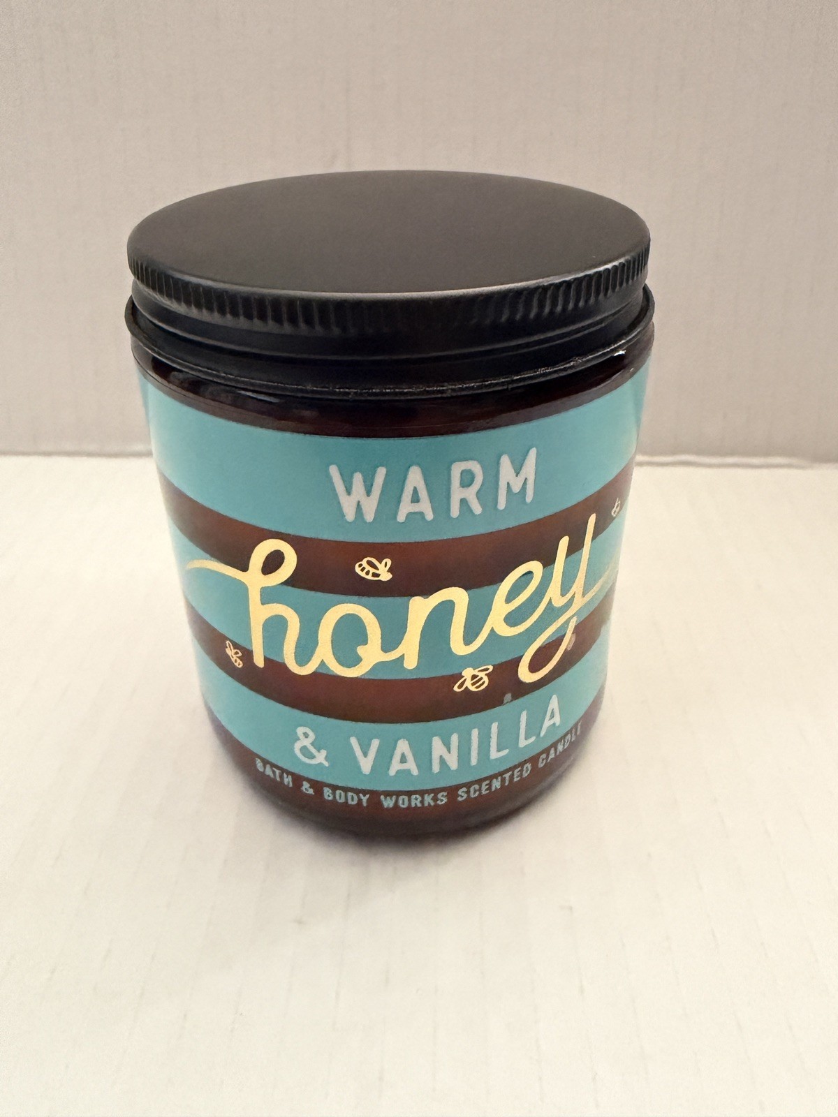 Bath & Body Works Warm Honey & Vanilla Candle 7oz. gallery