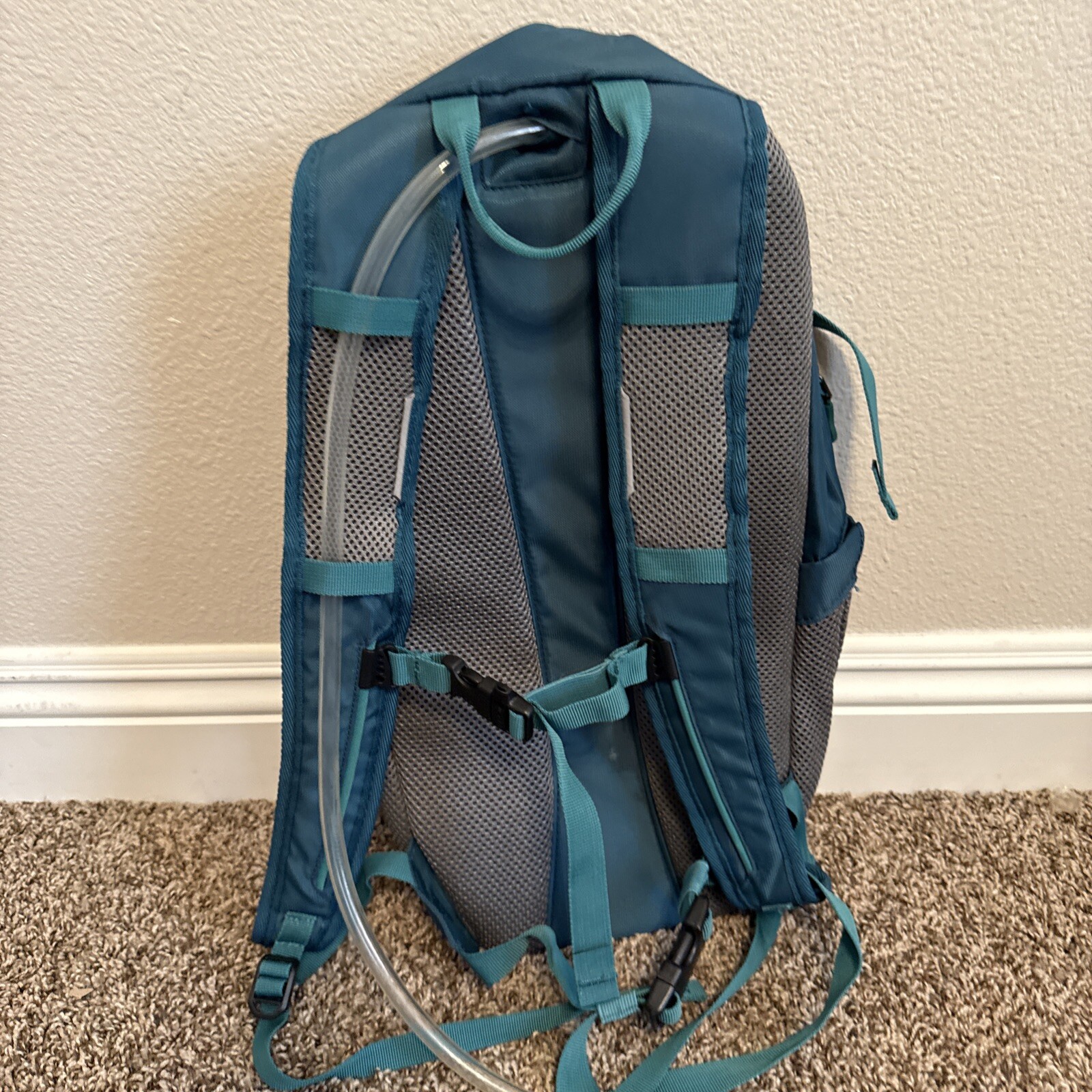 Embark Hiking Backpack Teal With Bladder 4