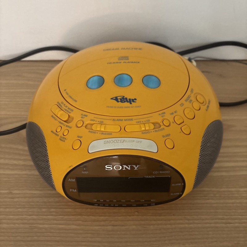 Y2K ‘99 Sony Dream Machine Psyc ICF-CD831 CD Alarm Clock Radio Yellow gallery