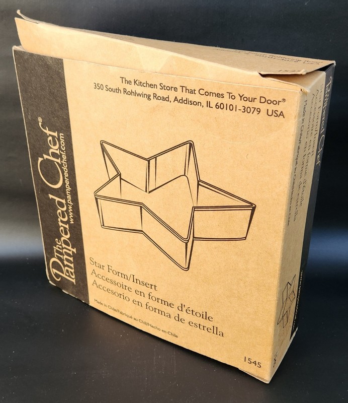 The Pampered Chef Star Cake Form/Insert #1545 (NEW - OPEN BOX) gallery