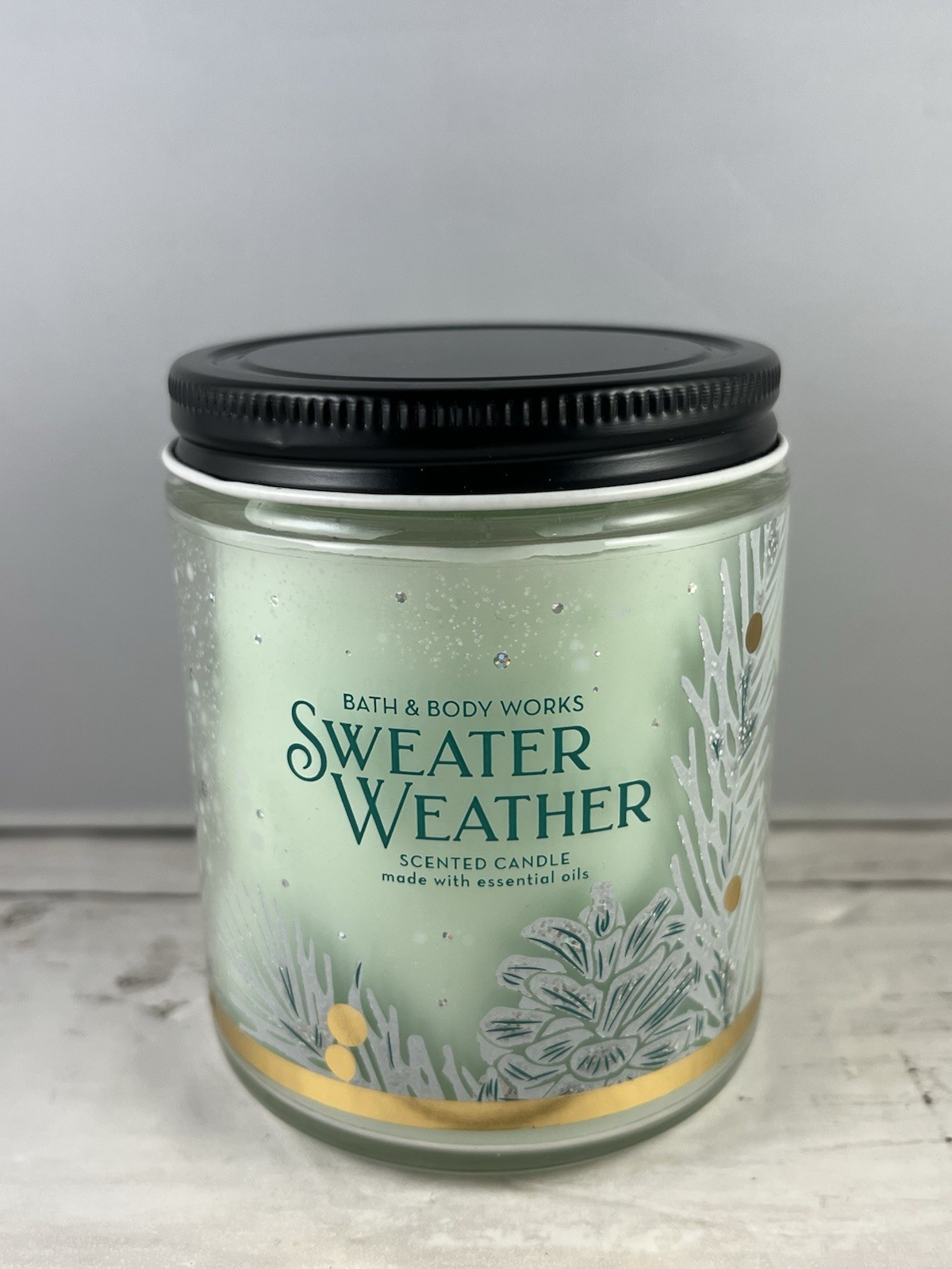 Bath & Body Works Single Wick Candle Jar 7 oz Essential Oils Sweater Weather gallery