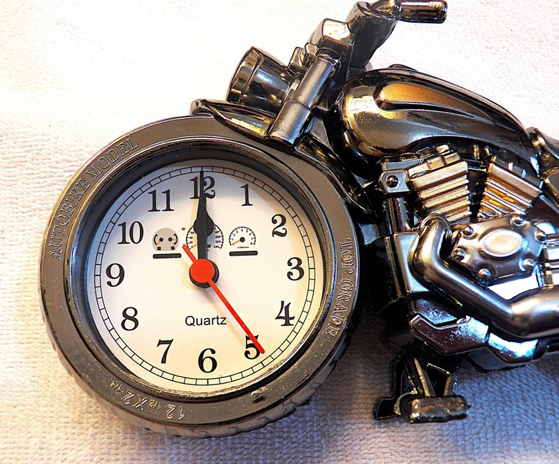 New Motorcycle Alarm Clock Battery Operated 8 1/2 x 4 3/4 x 2 1/8 inches Plastic gallery