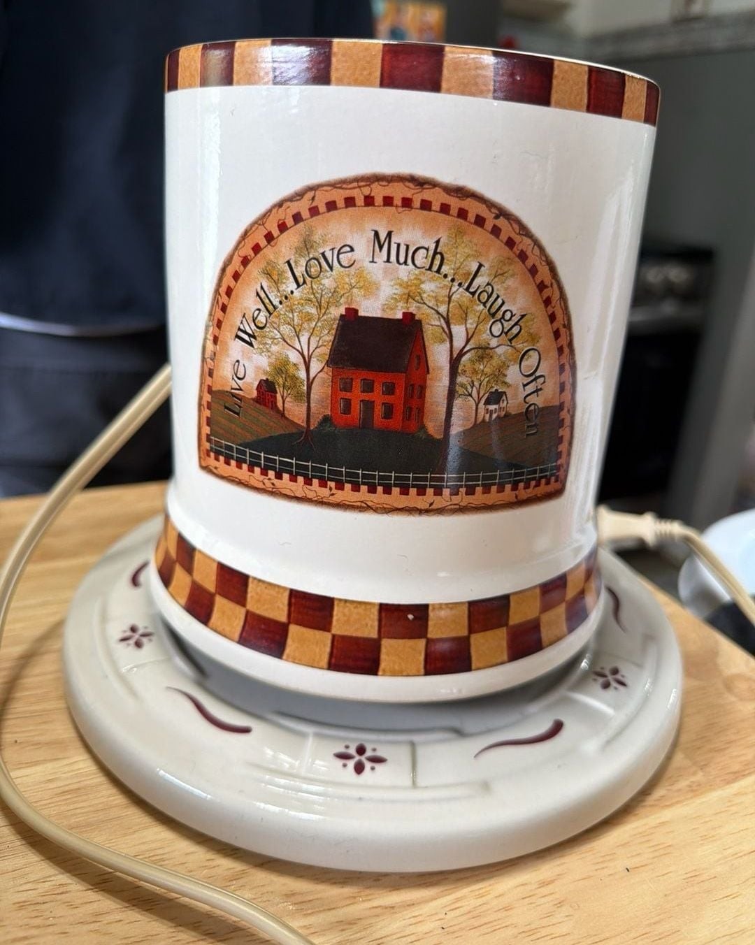 Vintage Large Potpourri Crock Pot By Crazy Mountain And Longaberger Plate gallery