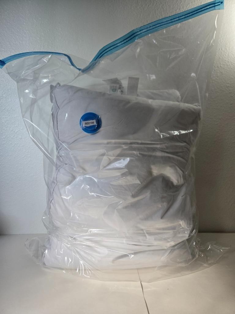 UNIKOME Medium Soft Goose Down and Feather Gusseted 2-Pack Pillows Queen gallery