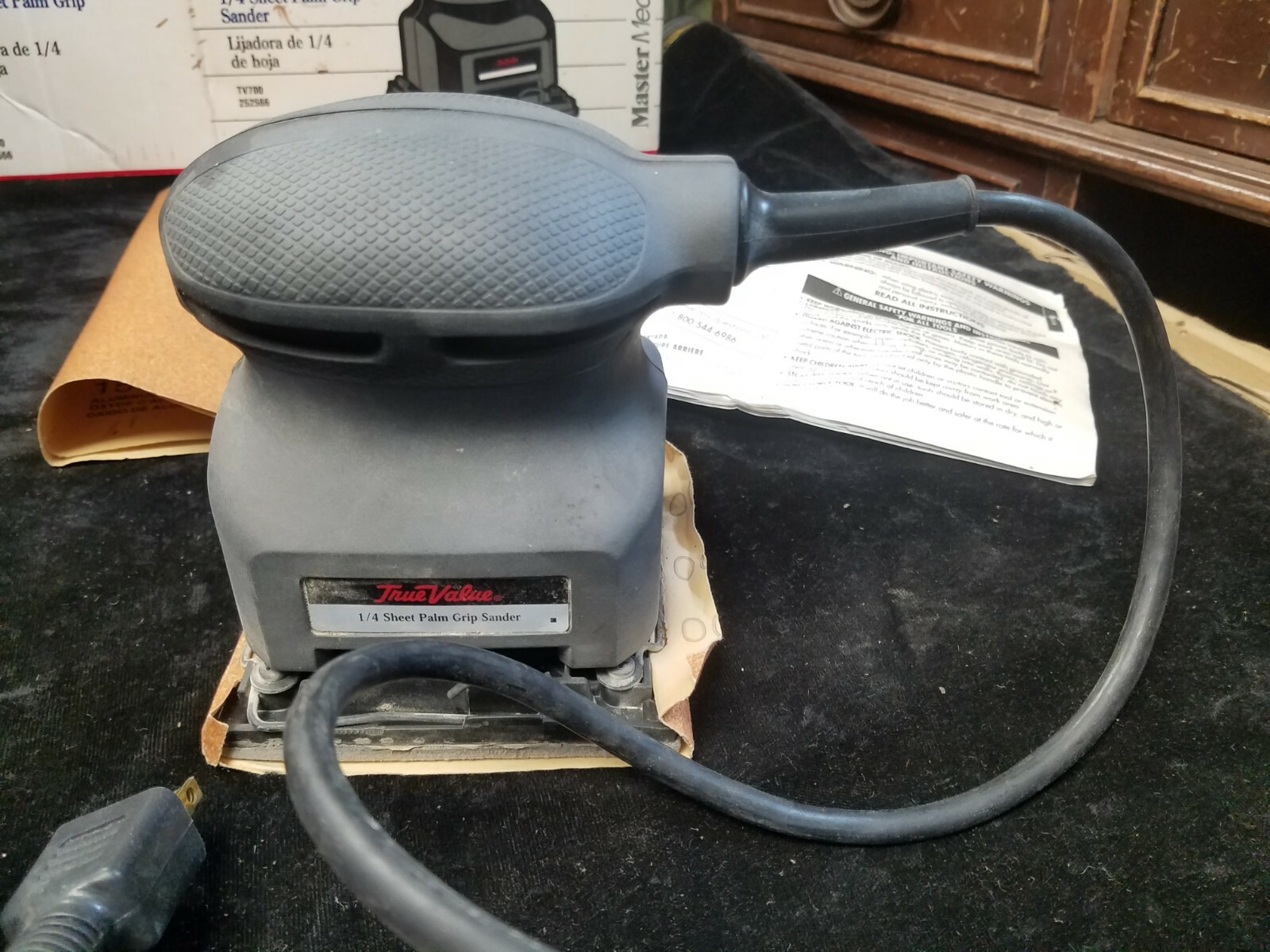 True Value 1/4 Sheet Palm Grip Sander TV700 In Box With Manual gallery