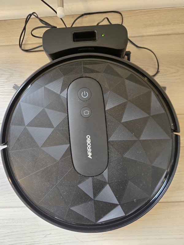 Airrobo by Ubtech P20 Robot Vacuum Cleaner Great Condition, Used For A Month gallery