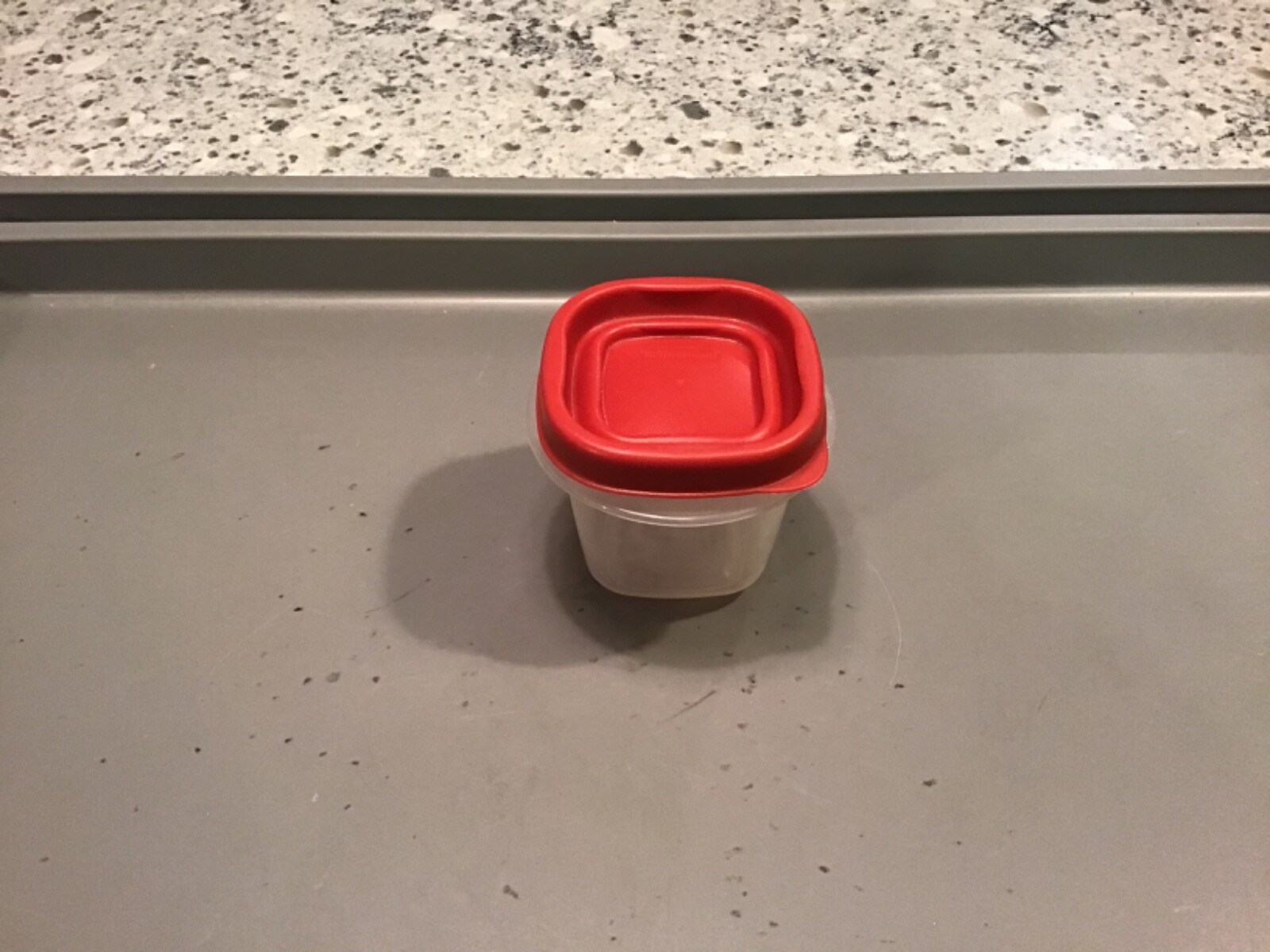 Rubbermaid 4 Ounce Square Food Storage Container with 7J54 Red Easy Find Lid gallery