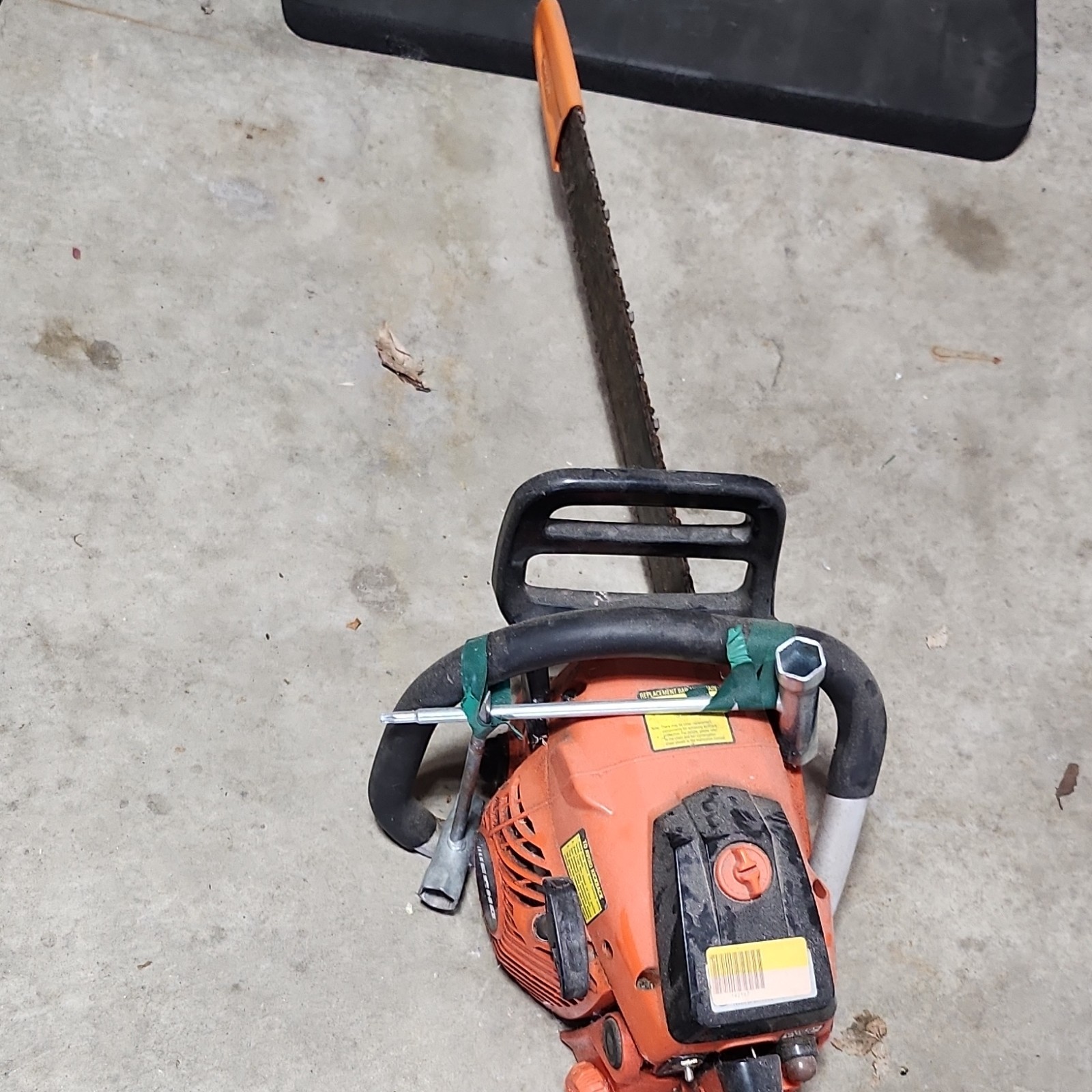 ECHO Gasoline Chainsaw Two-Handed Grip Front-Hand Guard Orange/Black gallery