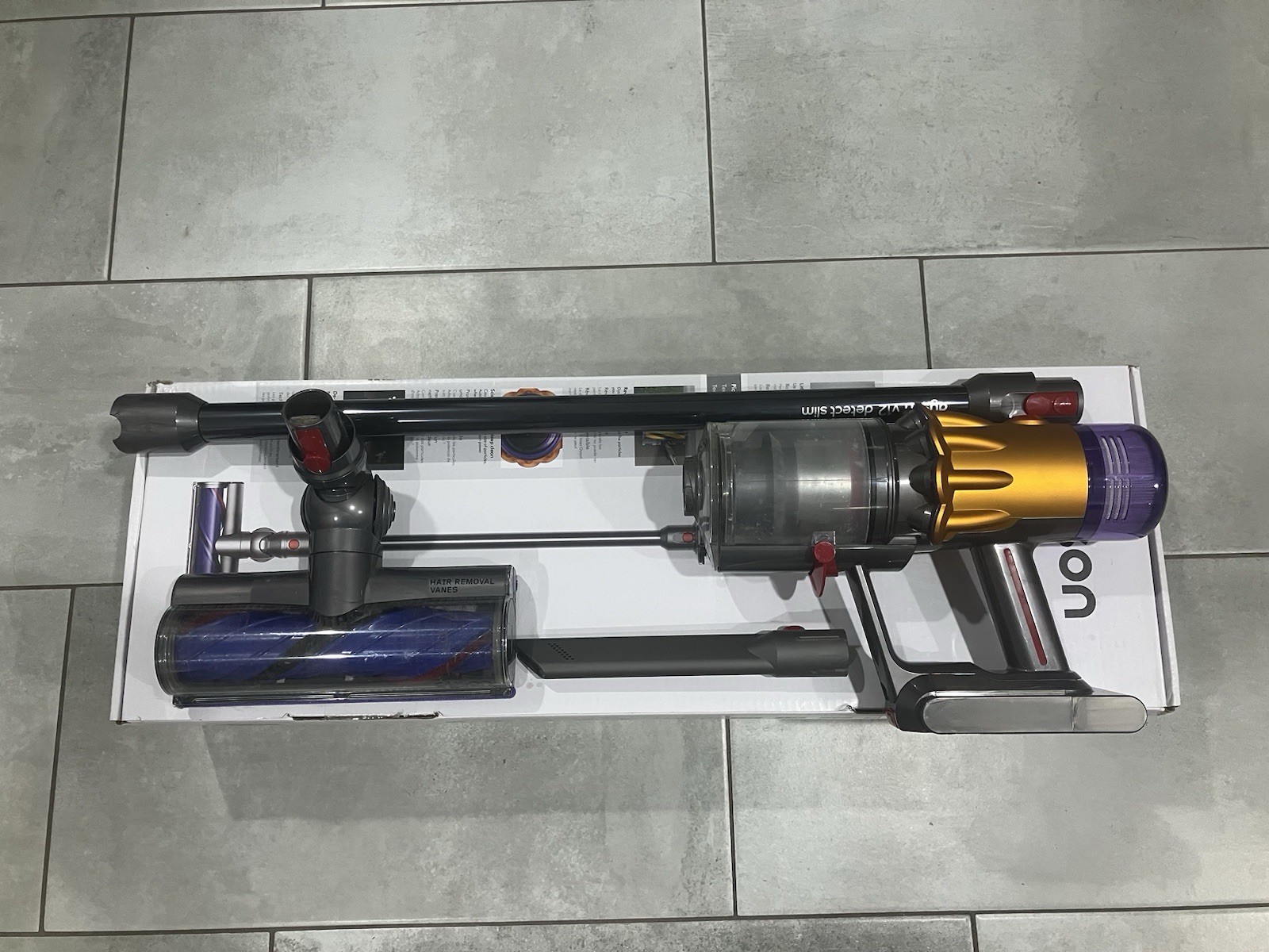 Dyson V12 Detect Slim cordless vacuum set (USED ~20x) gallery