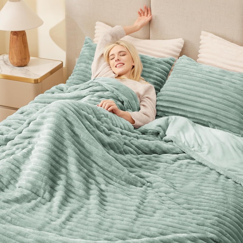 Frye 2" Solid Channel Luxury Faux Fur Comforter 3 Piece Queen Set, Reversible gallery
