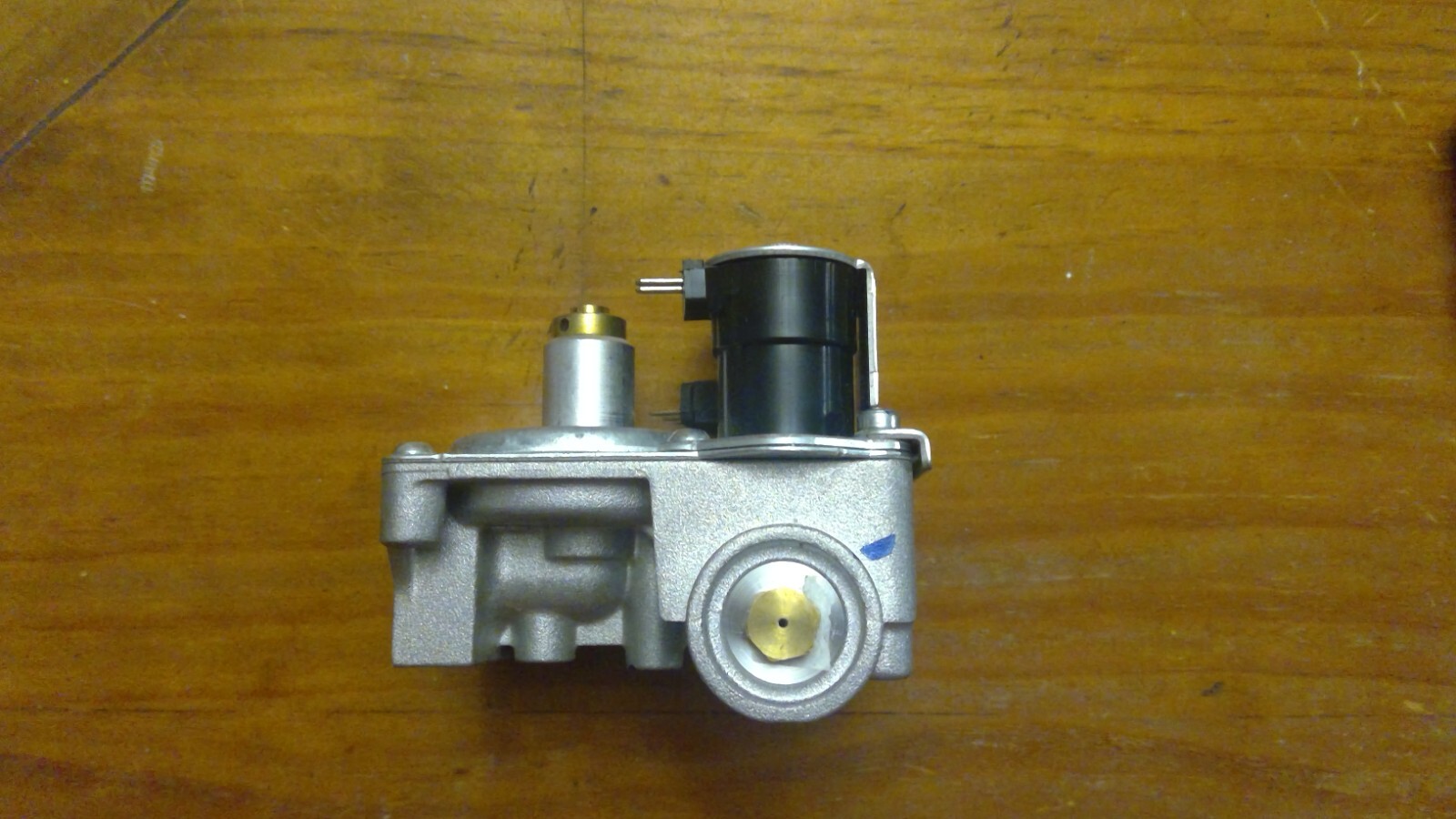 Whirlpool 25M01A-166, 8281908, Gas Valve with Coils, Natural Gas, 120V, 60HZ gallery