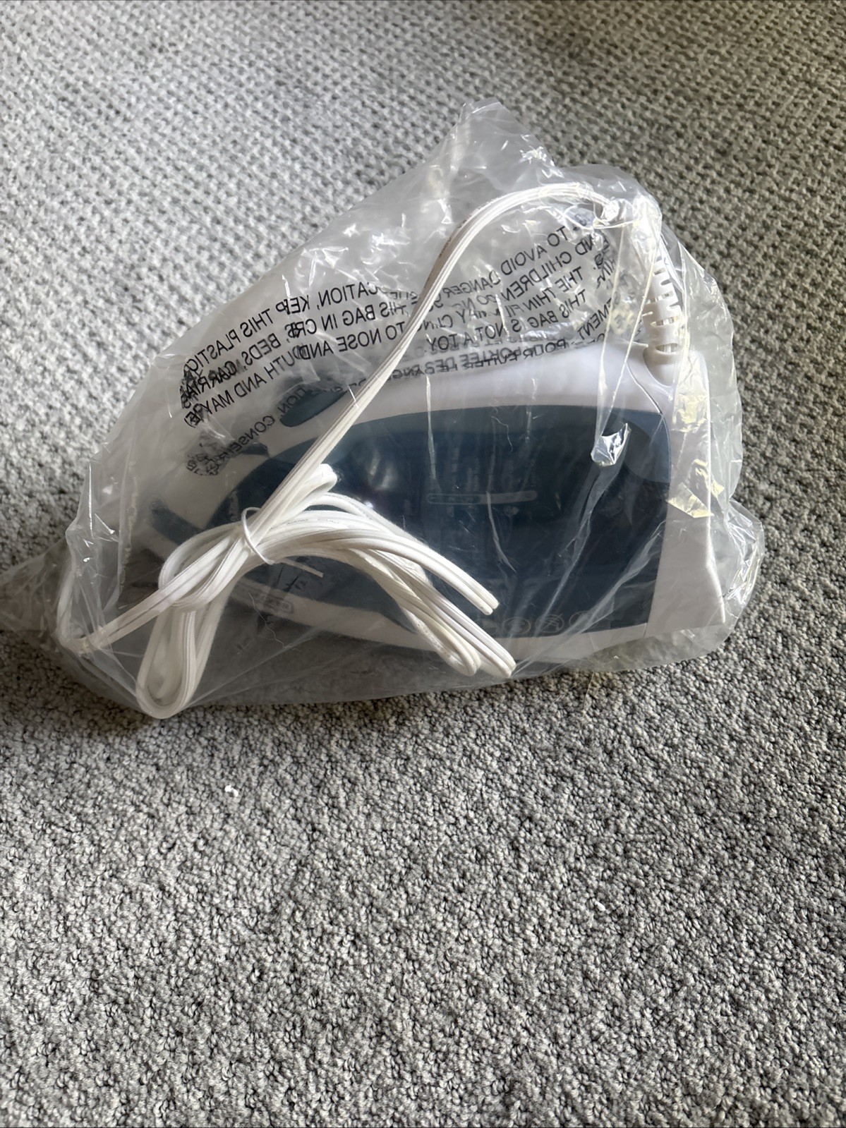 BLACK+DECKER IR40V Easy Steam Compact Iron - Blue/White gallery