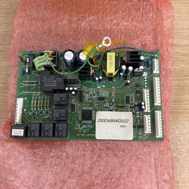 GE Refrigerator Main Control Board - Part Number 200D4850G022 WR49x10152 gallery