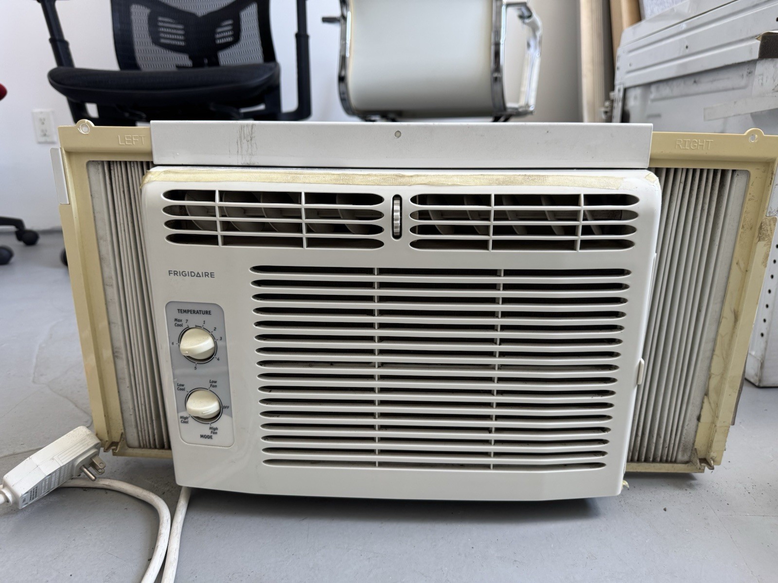 Frigidaire 5,000 BTU Window Air Conditioner Cools 150 Sq. Ft. gallery
