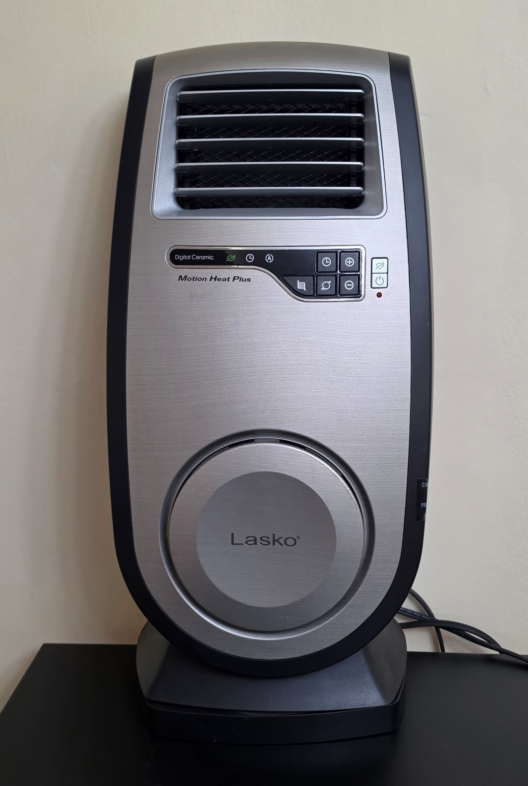 Lasko Motion Heat Plus Ceramic Tower Heater CC23155 Tested Works No Remote gallery