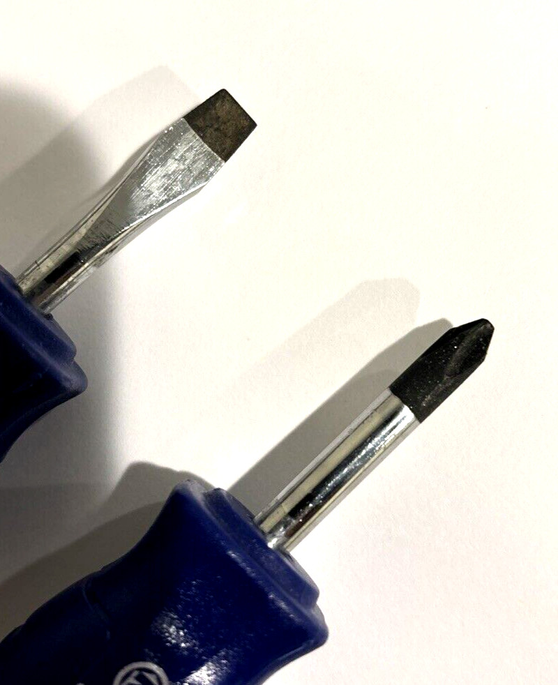 Kobalt Stubby 1.5" Screwdriver set Magnetic Tip, Flat head 1/4" , Phillips #2 gallery