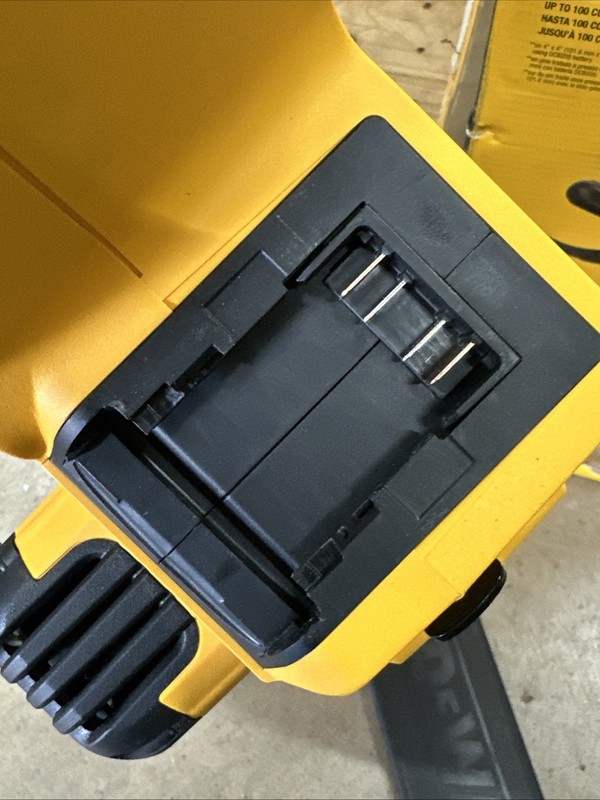 DEWALT DCCS621B 20V MAX 12" Cordless Chainsaw OPEN BOX (Tool Only) gallery