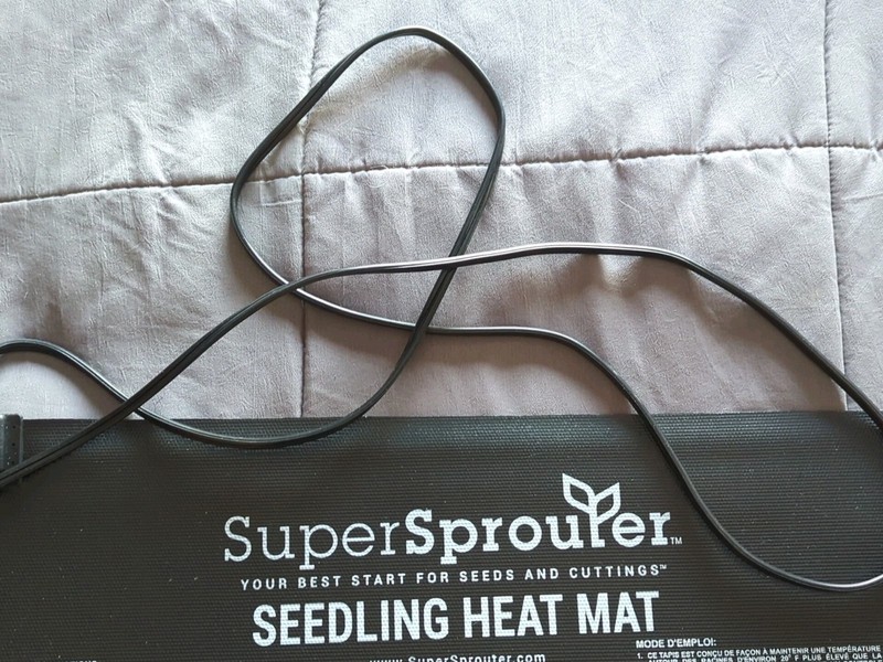Super Sprouter Seedling Heat Mat - 20W - 10in x 20in gallery