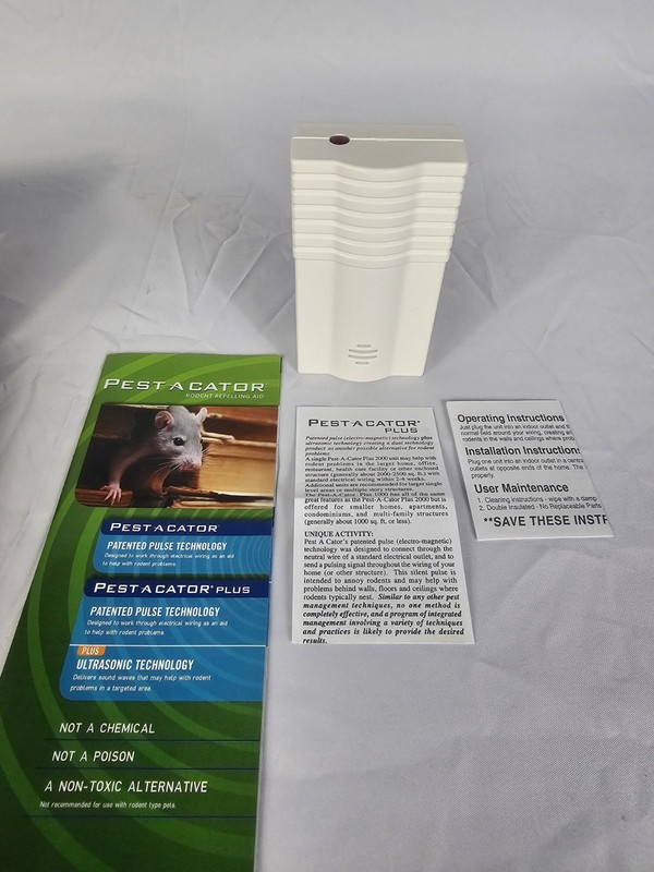 Pest-a-Cator Plus 2000 Electronic Rodent Repeller Model 12200 gallery