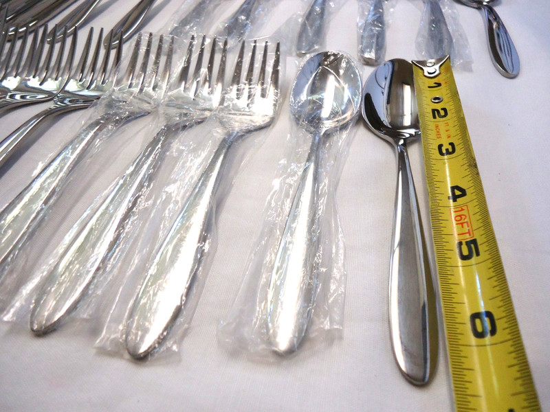 ONEIDA MOONCREST STAINLESS FLATWARE 24-PIECES CHINA gallery